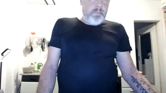 Snapshot of Berg_Boy chatting on November 2025 05:34:01 AM Berg Boy online show from November 2025 05:34:01 AM