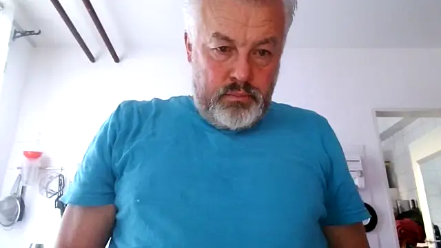 Snapshot of Berg_Boy chatting on November 2025 08:02:02 AM Berg Boy online show from November 2025 08:02:02 AM