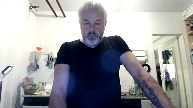 Snapshot of Berg_Boy chatting on November 2025 05:30:02 AM Berg Boy online show from November 2025 05:30:02 AM