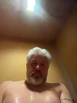 Snapshot of Berg_Boy chatting on November 2025 09:27:01 PM Berg Boy online show from November 2025 09:27:01 PM