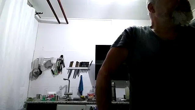 Berg Boy online show from April 2026 09:01:02 PM