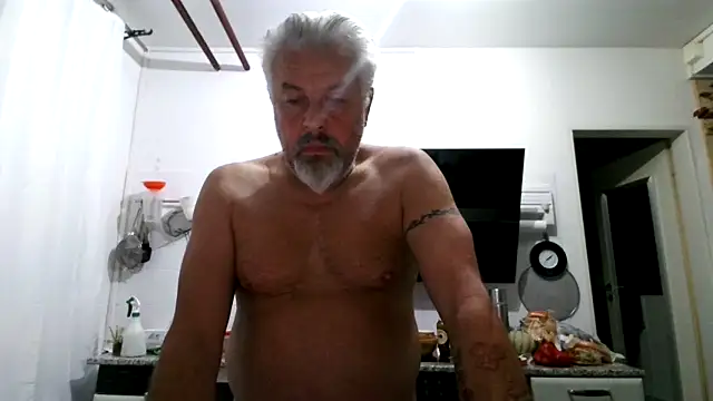 Snapshot of Berg_Boy chatting on May 2026 12:08:01 AM Berg Boy online show from May 2026 12:08:01 AM