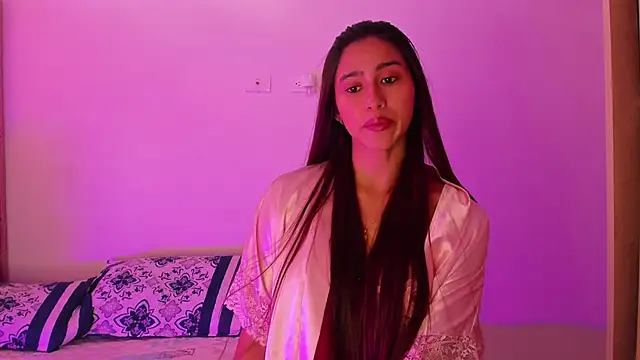 Snapshot of LeylaKhaeli chatting on March 2025 09:43:02 PM LeylaKhaeli online show from March 2025 09:43:02 PM