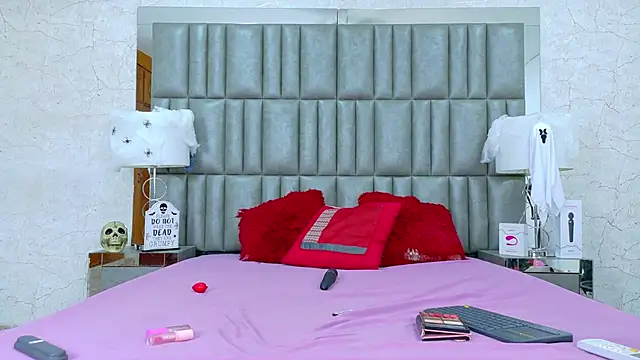 CamilaJohnston online show from October 2025 08:32:02 PM