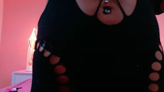 CamilaJohnston online show from December 2025 04:58:01 PM