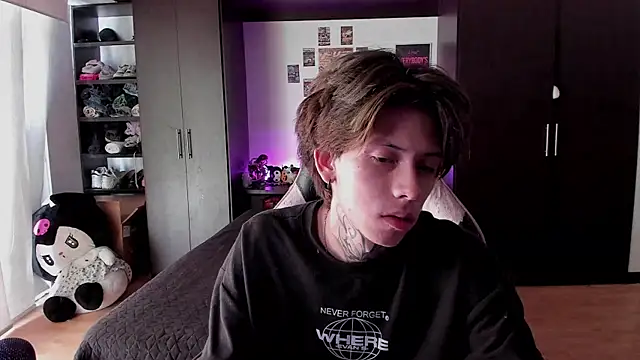 xIce Boy online show from February 2026 02:02:01 PM