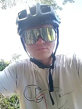 Snapshot of JuanMaty chatting on November 2025 05:41:01 PM JuanMaty online show from November 2025 05:41:01 PM