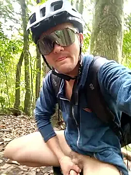 Snapshot of JuanMaty chatting on November 2025 05:01:02 PM JuanMaty online show from November 2025 05:01:02 PM