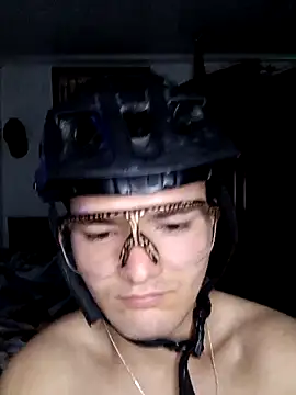 Snapshot of JuanMaty chatting on March 2026 01:30:01 AM JuanMaty online show from March 2026 01:30:01 AM