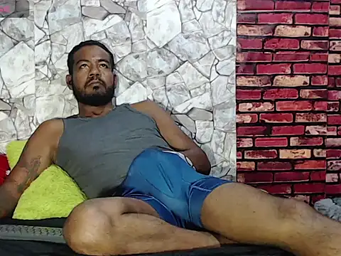 Snapshot of BladeFoxxx1 chatting on February 2026 04:27:02 AM BladeFoxxx1 online show from February 2026 04:27:02 AM