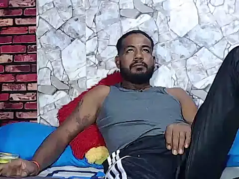 Snapshot of BladeFoxxx1 chatting on February 2026 03:57:01 AM BladeFoxxx1 online show from February 2026 03:57:01 AM