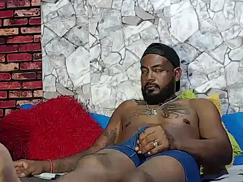 Snapshot of BladeFoxxx1 chatting on February 2026 04:21:02 AM BladeFoxxx1 online show from February 2026 04:21:02 AM