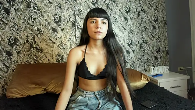 kitty-kryss online show from March 2025 05:07:01 PM