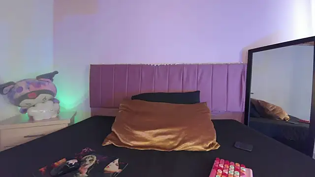 kitty-kryss online show from September 2025 02:11:01 PM