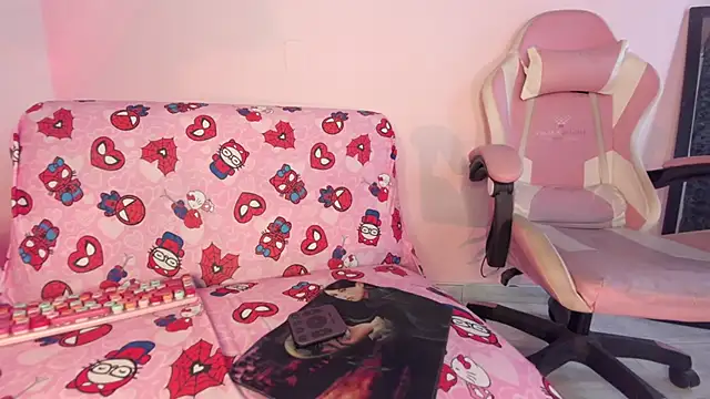 kitty-kryss online show from April 2026 01:44:02 PM