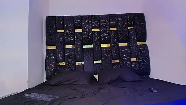 chris blake   online show from November 2025 06:08:01 PM