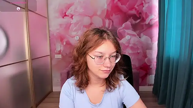 AngelinaLow online show from October 2025 06:30:01 AM