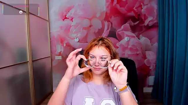 AngelinaLow online show from December 2025 06:31:02 AM