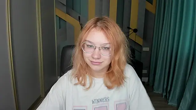 AngelinaLow online show from December 2025 12:24:02 PM