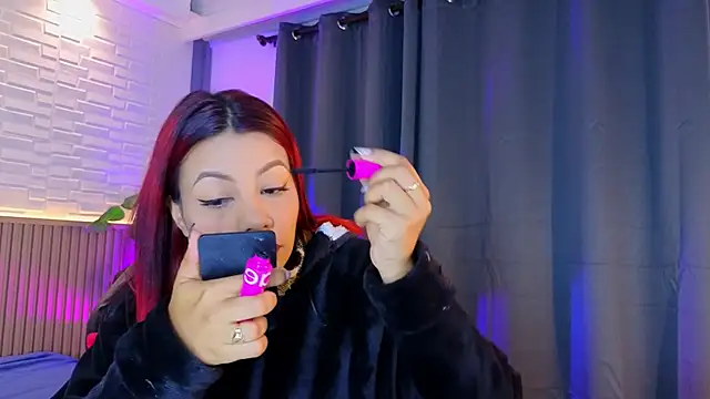 TiffanyWalk online show from September 2025 10:37:01 AM