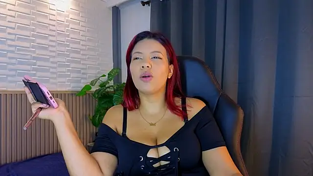 TiffanyWalk online show from September 2025 11:23:02 AM