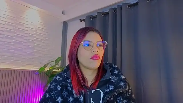 TiffanyWalk online show from October 2025 10:35:01 AM