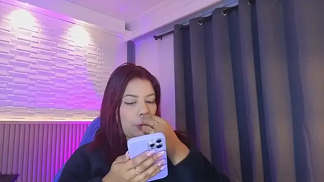 TiffanyWalk online show from December 2025 10:44:02 AM