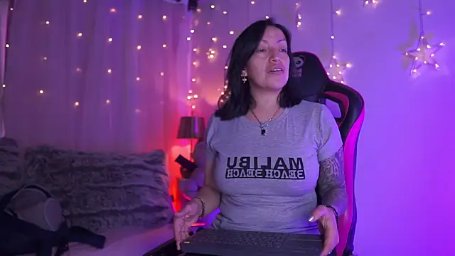 Madison Mayer online show from November 2025 12:17:01 PM