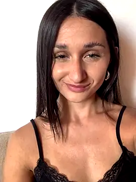 luci brecman online show from December 2025 02:00:02 PM