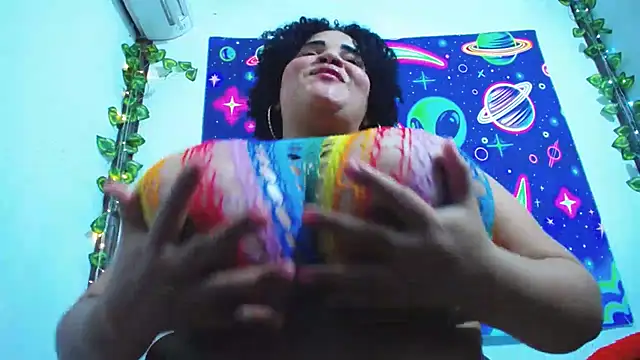 latina bigboos25 online show from January 2026 03:43:01 AM