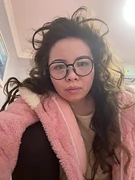 aa520uv online show from February 2026 01:02:01 AM