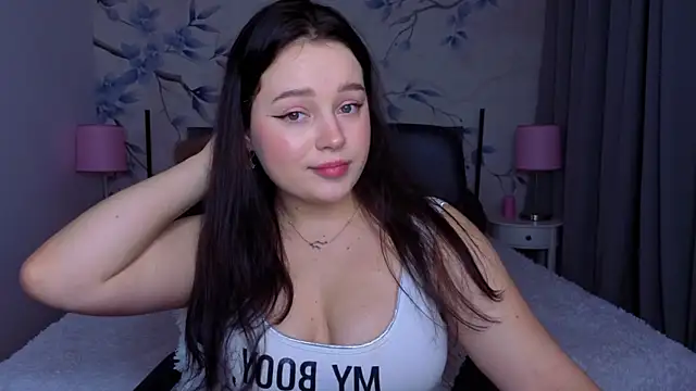 Cute kitty- online show from November 2025 11:07:02 PM