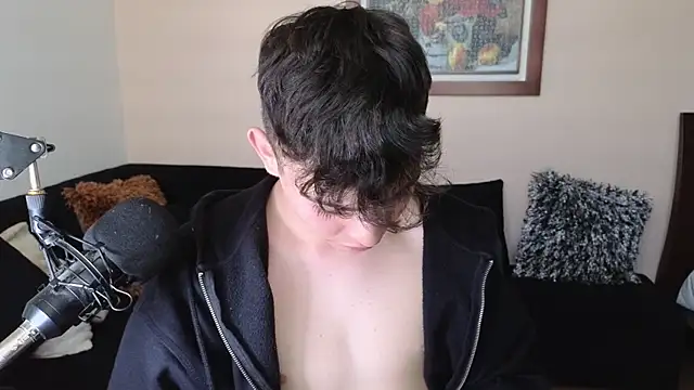 Snapshot of lukeboyce33 chatting on March 2025 07:49:01 PM lukeboyce33 online show from March 2025 07:49:01 PM