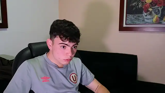 Snapshot of lukeboyce33 chatting on September 2025 11:39:02 PM lukeboyce33 online show from September 2025 11:39:02 PM