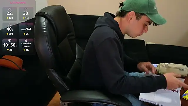 Snapshot of lukeboyce33 chatting on February 2026 12:06:02 AM lukeboyce33 online show from February 2026 12:06:02 AM