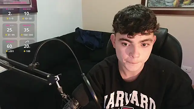 Snapshot of lukeboyce33 chatting on March 2026 01:30:01 AM lukeboyce33 online show from March 2026 01:30:01 AM