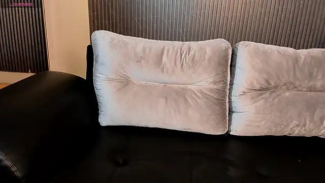 Snapshot of Saray_Millerr chatting on March 2025 08:28:01 PM Saray Millerr online show from March 2025 08:28:01 PM