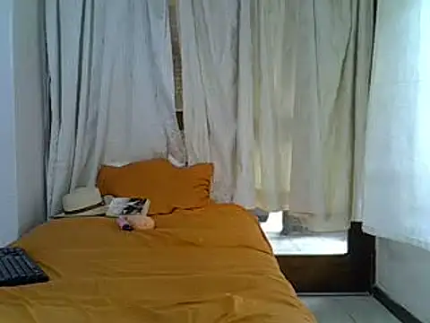 DevineChic online show from March 2025 01:29:01 PM