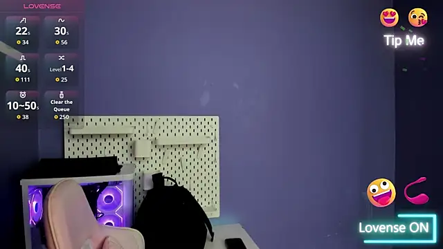 Alice 26  online show from November 2025 03:23:01 PM