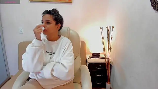 Snapshot of miranda_torres chatting on March 2025 12:14:02 PM miranda torres online show from March 2025 12:14:02 PM