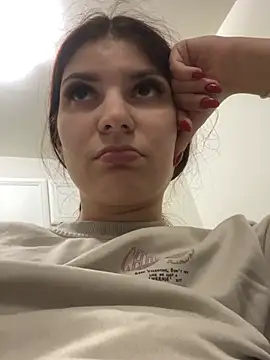 MeCherryy online show from March 2026 06:35:01 PM