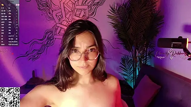 Emmi Roberts online show from April 2026 02:06:01 AM