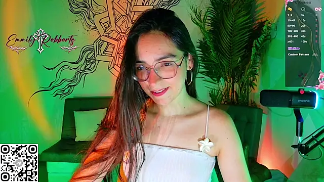 Emmi Roberts online show from April 2026 11:35:02 PM