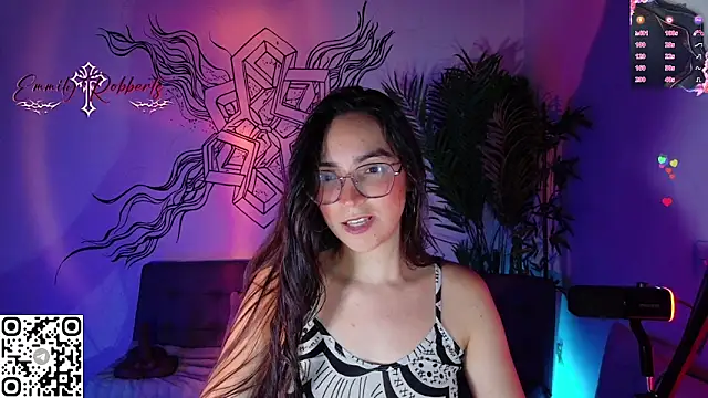 Snapshot of Emmi_Roberts chatting on May 2026 03:23:01 AM Emmi Roberts online show from May 2026 03:23:01 AM