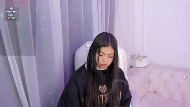 Snapshot of Pretty_Johnson_ chatting on November 2025 12:11:02 PM Pretty Johnson online show from November 2025 12:11:02 PM