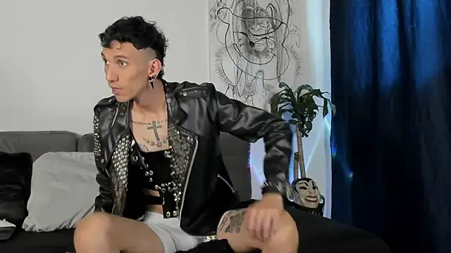 Giotrashy online show from June 2026 07:49:01 PM