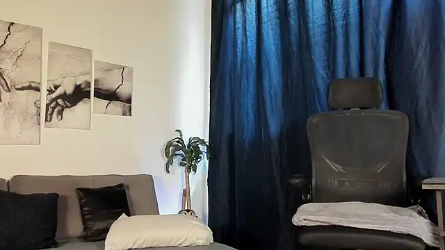Giotrashy online show from July 2026 07:07:02 PM