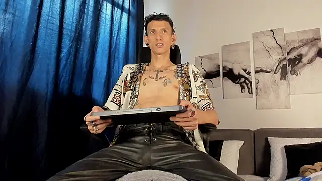 Giotrashy online show from July 2026 07:49:01 PM