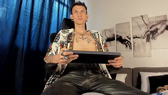 Giotrashy online show from July 2026 08:00:01 PM
