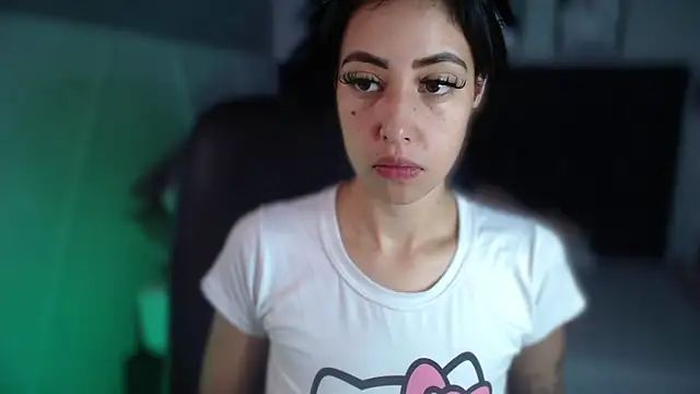 Taylor dolll online show from November 2025 06:40:01 PM